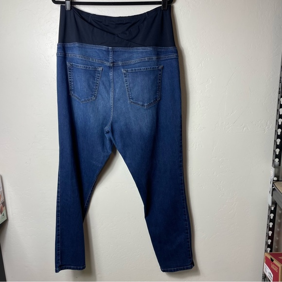 Isabel Maternity Jeans • Size 18/33R Stretch Plus Size - Picture 2 of 4